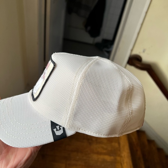 Goorin Bros “Tricky” Rabbit Farm Trucker Hat NWT - Picture 2 of 5